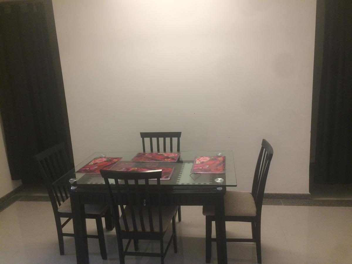 뭄바이 Poonam Hieghts B&B 외부 사진