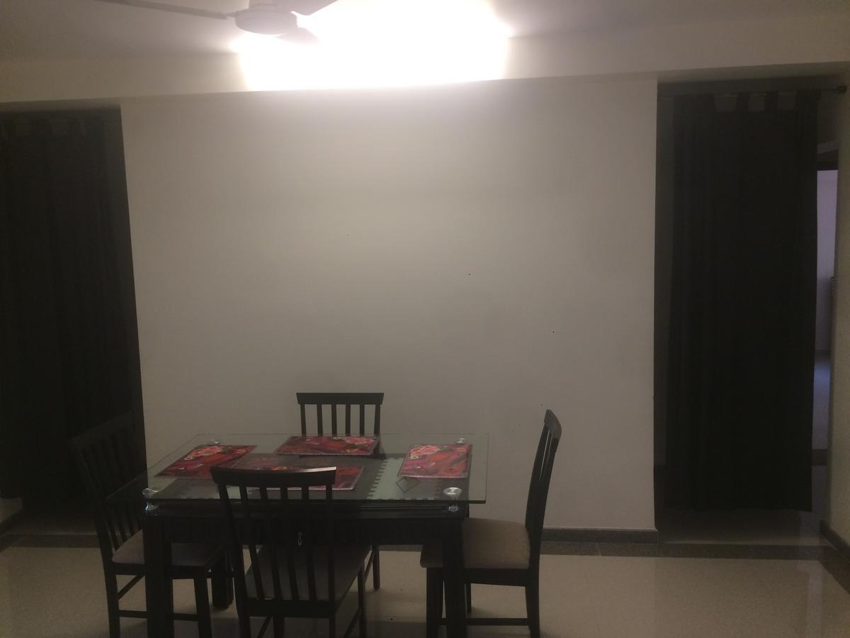 뭄바이 Poonam Hieghts B&B 외부 사진
